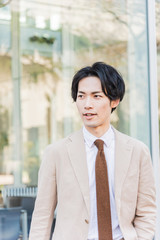 Fototapeta premium オフィスカジュアル 若い男性 ポートレート