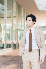 Fototapeta premium オフィスカジュアル 若い男性 ポートレート