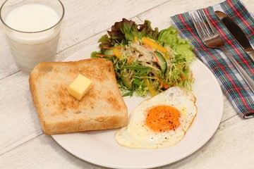 朝食