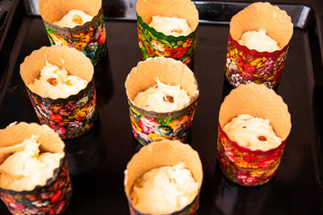 baking dish for electric bread, close-up