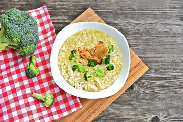 Broccoli Risotto topping with broccoli and rye bread grill.