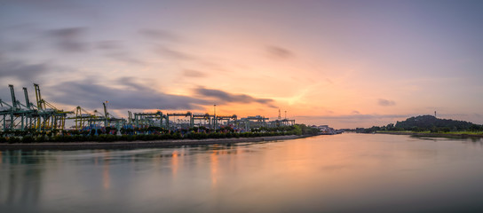 Naklejka premium SIngapore 2017 Sunrise at Brani Terminal look from Sentosa Gateway