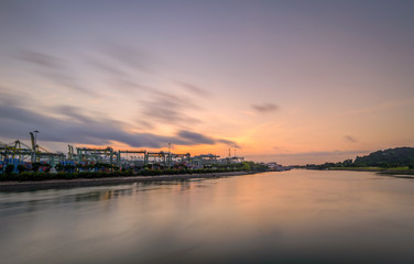 Obraz premium SIngapore 2017 Sunrise at Brani Terminal look from Sentosa Gateway
