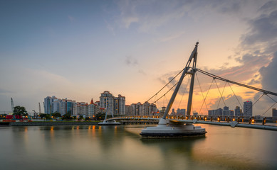 Fototapeta na wymiar Geylang River, Singapore 2018 Sunset at Tanjong Rhu Suspension Bridge 