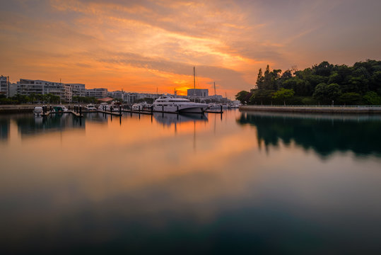 Singapore 2018 sunrise at Marina at Keppel Bay © Huntergol