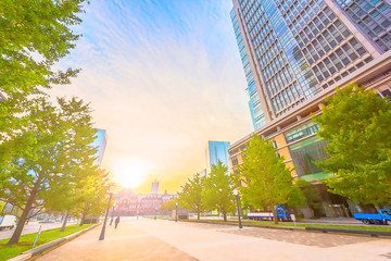 早朝の東京駅　アニメ風