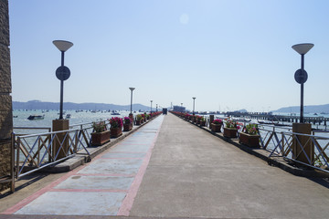 Obraz premium Sunny day at a pier in Phuket Province, Thailand.