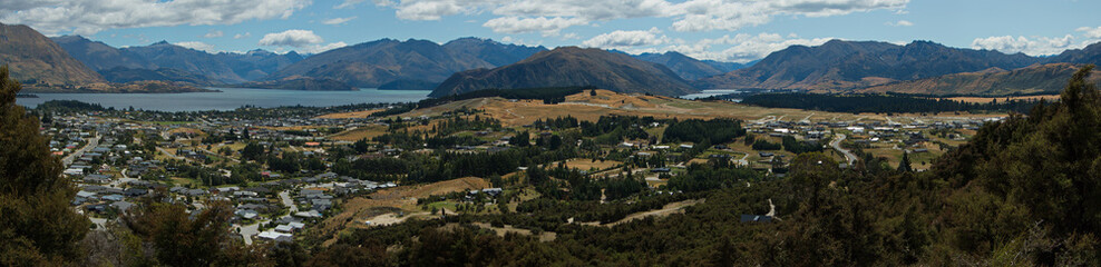 Fototapeta na wymiar View of Wanaka from Mount Iron in Otago on South Island of New Zealand 