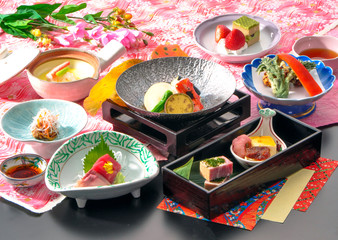 会席料理　和食　盛り付け　日本