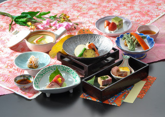 会席料理　和食　盛り付け　日本