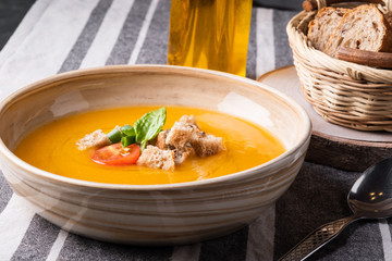 Puree the soup for a vegetarian diet