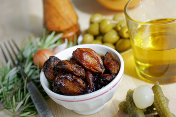 Recette de confit d'ail huile d'olive et fines herbes