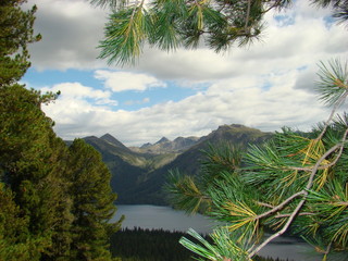 Fototapeta na wymiar journey to the lake, mountain lake, nature