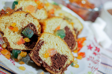 Recette du marbré au chocolat  accompagné de fruits confits