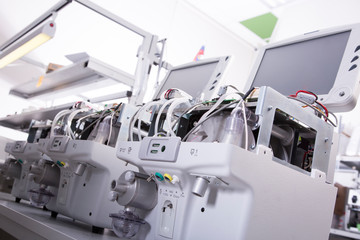 Apparatus for artificial lung ventilation. Rescue measures for severe lung diseases. Production of devices for intensive care