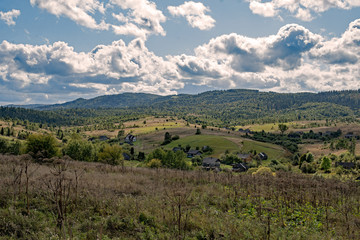 Landschaft in den Bergen der Nordkarpaten in der Ukraine