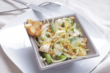 Salade de champignons de Paris crux au fenouil, celeri et au citron