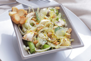 Salade de champignons de Paris crux au fenouil, celeri et au citron