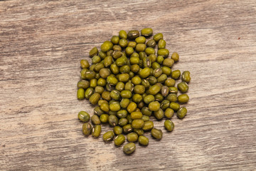 Dry raw beans mung for cooking