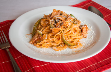 spaghetti with tomato sauce