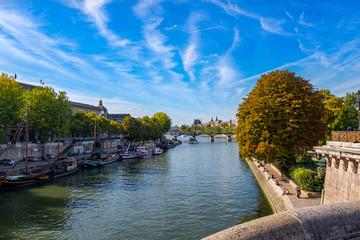 Obraz premium Pont des Arts bridge in Paris, France.