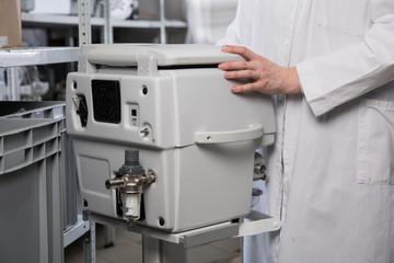 Apparatus for artificial lung ventilation. Intensive care. Resuscitation. Treatment of lung diseases. Pneumonia. Rescue measures for severe lung diseases. Manufacturing, checking, testing of e device