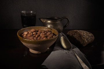 Piatto povero ,fagioli e pane