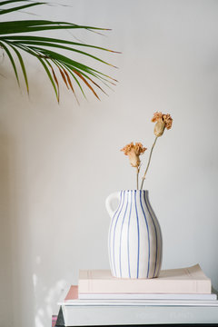 Dry flowers home decoration books