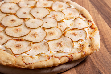 Pizza with Gorgonzola and pear