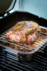 Schweinebraten am Grill