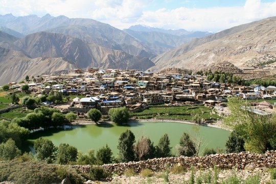 Village de Nako dans le Kinnaur en Inde