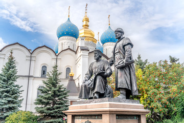Fototapeta na wymiar Monument to Kazan Kremlin Builders