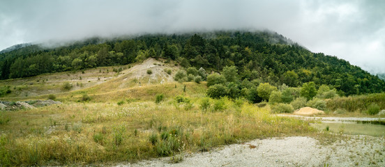 Carrière au pied du Bois de la Fayolle, région Auvergne-Rhône-Alpes, France