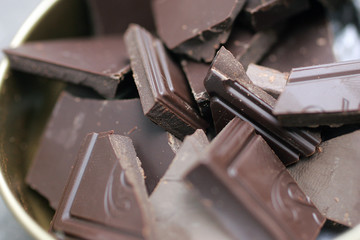 Assortiment et degustation de plaquette de chocolat