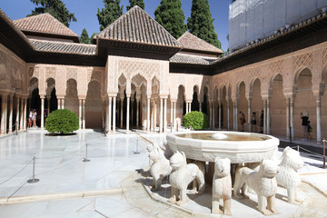 The Court of the Lions in the Alhambra, Granada, Spain - obrazy, fototapety, plakaty