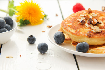Pancakes Pfannkuchen Blaubeeren Heidelbeeren Früchte Frühstück