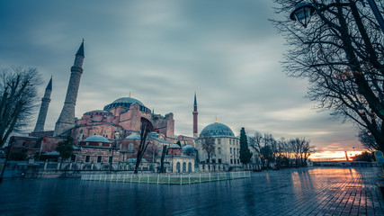 Obraz premium Beautiful Blue Mosque Astounding Scenery