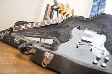 ギター　ネック折れ © Suguru