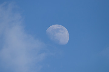 Mond am Tag