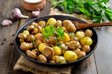 Fried mushrooms with potatoes