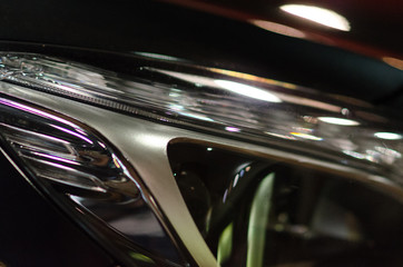 reflektor samochodu luksusowego przedni z odblaskami