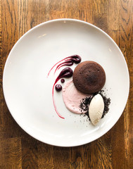 Molten chocolate cake