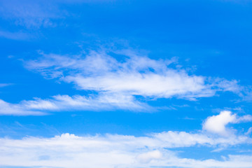 błękitne niebo i białe chmury 5 - obrazy, fototapety, plakaty
