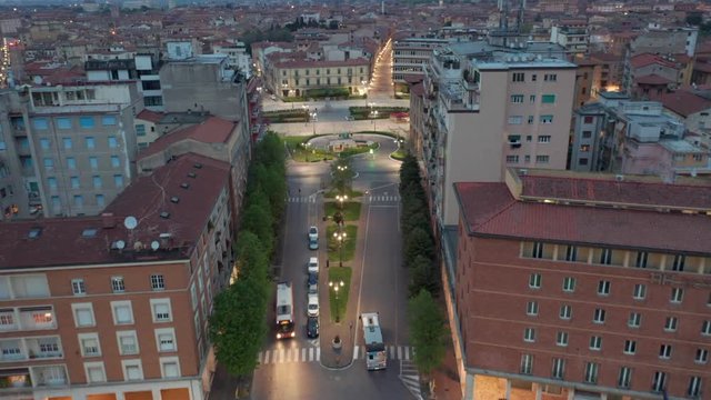 Video aereo (drone) della citt&agrave; di Pisa in lockdown a causa della pandemia dovuta al Covid19