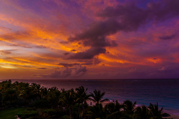 Fototapeta na wymiar Sunrise over Grace Bay, Turks and Caicos