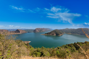Fototapeta na wymiar Beautiful View of the Idukki Dam and its surroundings