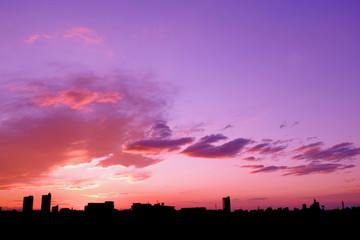 Fototapeta premium 大雨後の夕景と街並み 初夏