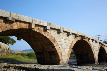 Fototapeta na wymiar An old bridge in Boseong-gun, Korea. It is a Korean cultural property. 