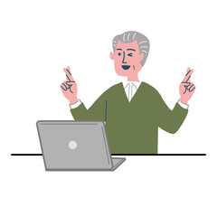 男性　シニア　主夫　パソコン　幸運を祈る　クロスフィンガー