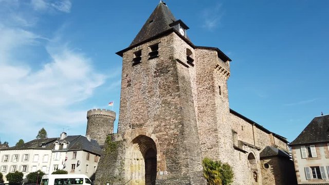 Allassac (Corr&egrave;ze, France) - Tour C&eacute;sar et &eacute;glise de la D&eacute;collation de Saint-jean-baptiste